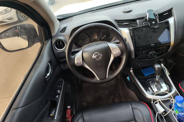 Used Nissan Navara 2017 2.5L Automatic 4x4 Luxury Edition QR25 Steering Wheel