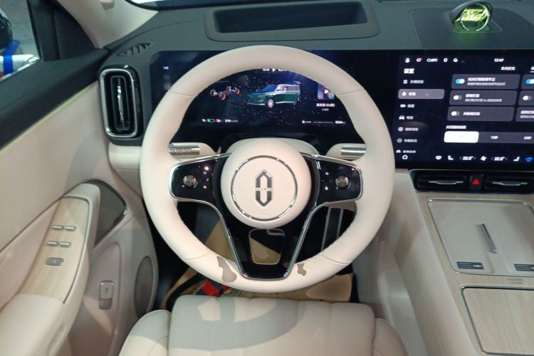 Used Hima AITO M8 2025 Model, Pure Electric Max+ Six-Seat Long-Range Version Steering Wheel