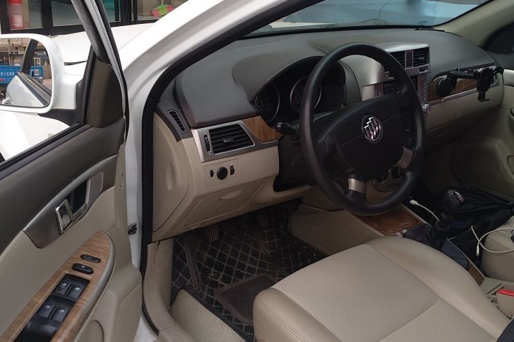 Used Buick Excelle 2015 1.5L Manual Classic Trim
