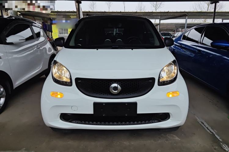 Used smart fortwo 2015 1.0L 52 kW hardtop Dynamic version
