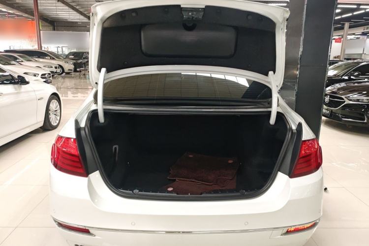 Used BMW 5 Series 2014 525Li Luxury Design Package
