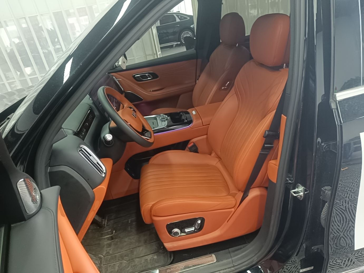 Geely Galaxy M9 2025 Model 210km Four-Wheel-Drive Leading Edition — снимка 17