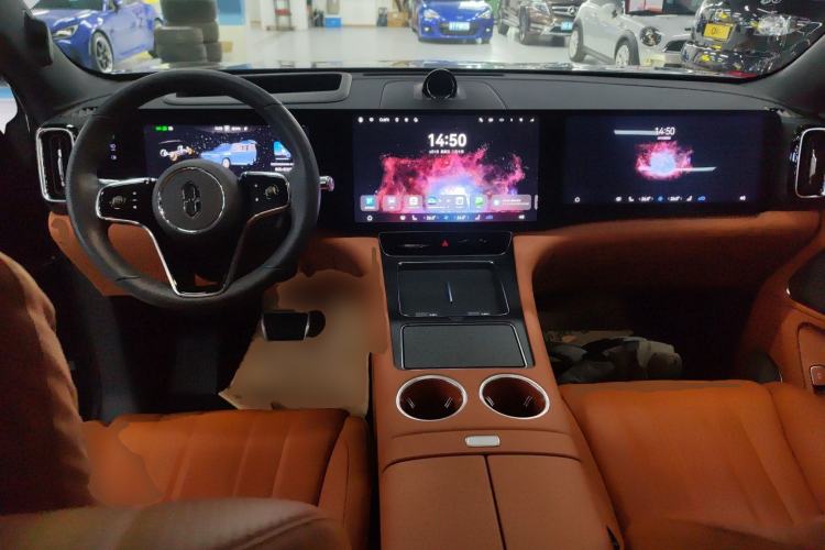 Used Hima AITO M8 2025 Model Pure Electric Max+ Six-Seat Four-Wheel-Drive Version