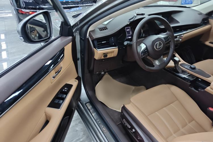 Used Lexus ES 2015 200 Elite Edition Driver Seat