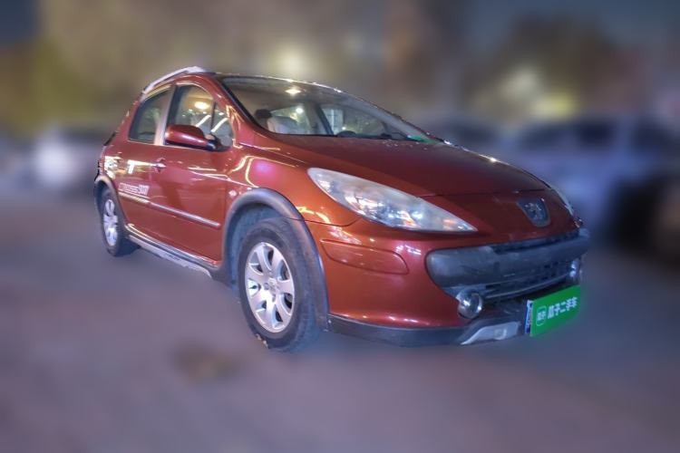 Used Peugeot 307 2012 1.6L Manual CROSS Front Right 45 Deg