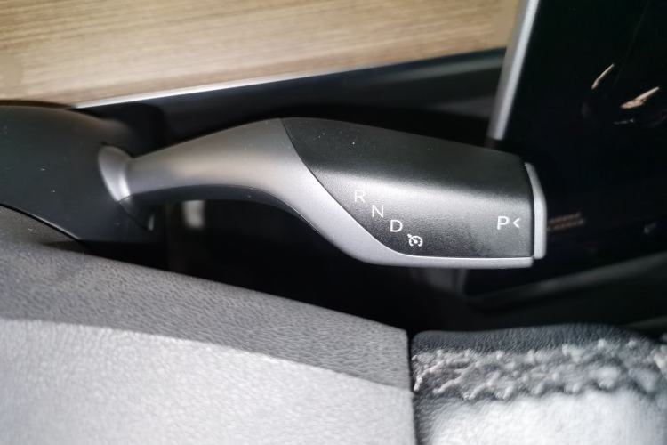 Used Tesla Model 3 2021 Revised Performance Version with All-Wheel Drive 3D1 Gear Lever