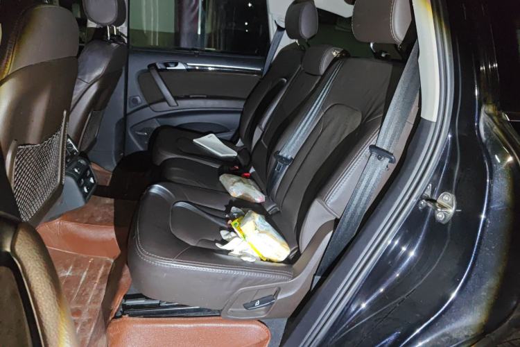 Used Audi Q7 2014 35 TFSI Sport Edition Left Rear Seat