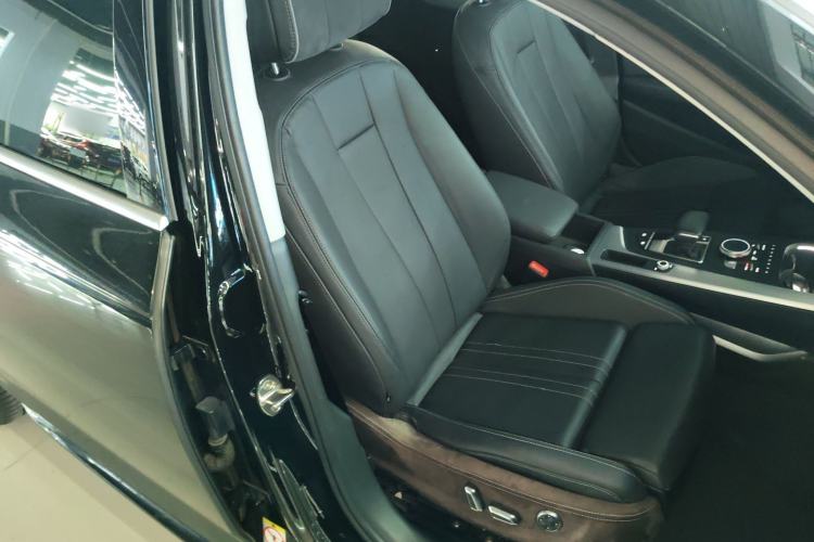 Used Audi A4L 2019 40 TFSI Fashion Edition China VI Emission Standard
