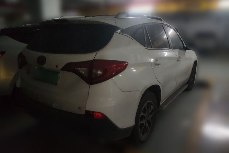 Used BYD Song 2017 Gaishi Upgrade Edition 1.5TI Manual Elite Model
