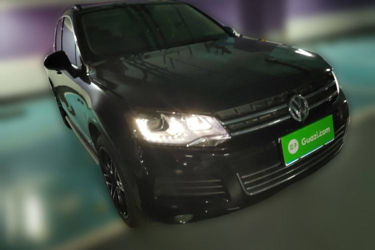 Used Volkswagen Touareg 2014 3.0 TSI New Edition Front Right 45 Deg