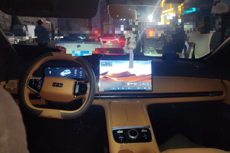 Used Geely Galaxy Xingjian 7 EM-i 2025 120km Exploration+ Version Center Console