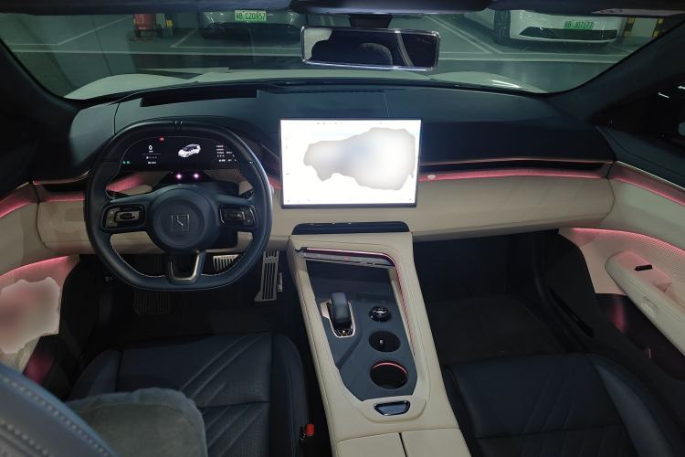 Used Zeekr 001 2025 WE Edition 95 kWh All-Wheel Drive Center Console