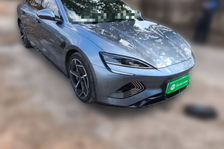 Used BYD Seal 2022 700 km Long-Range Rear-Wheel-Drive Version Front Right 45 Deg