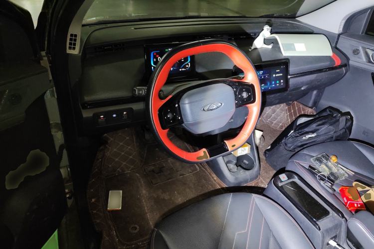 Used Chery New Energy Boundless Pro 2022 301km "WoW" Edition Lithium-Ion Battery Center Console