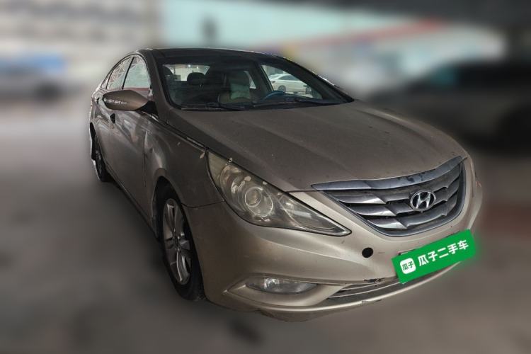 Used Hyundai Sonata 2011 2.0L Automatic Luxury Edition Front Right 45 Deg