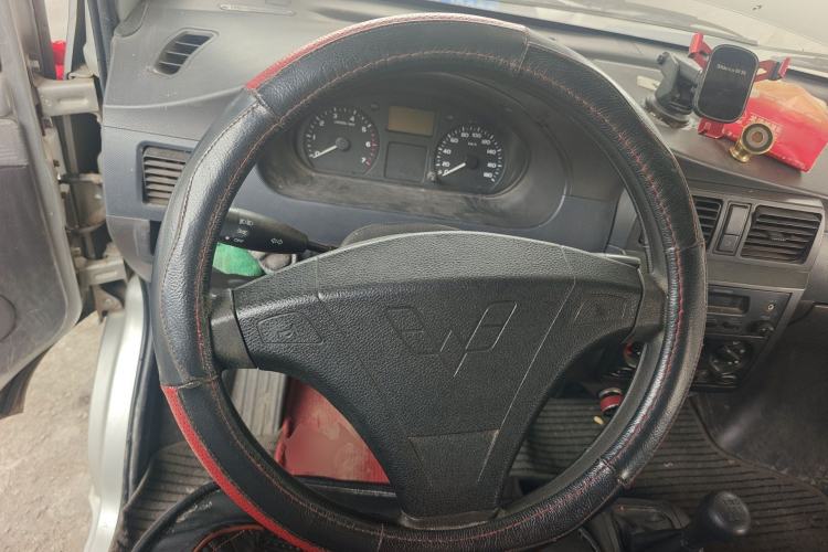 Used Wuling Rongguang 2011 1.2L Base Version
