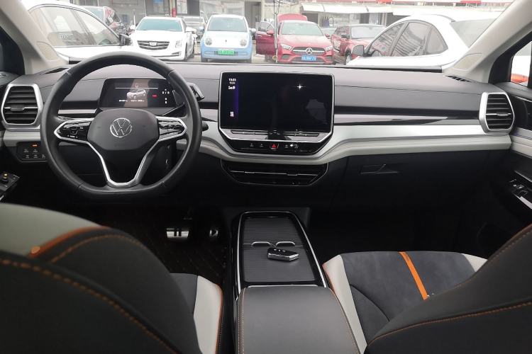 Used Volkswagen ID.6 CROZZ 2022 High-Performance PRIME Edition Center Console