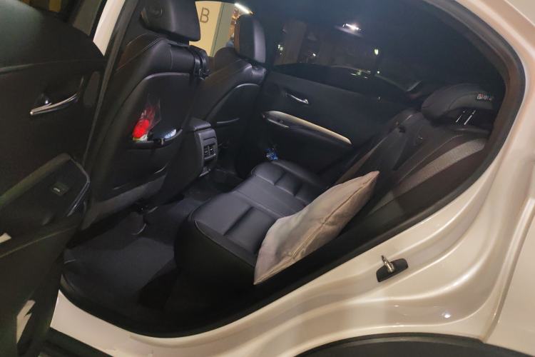 Used Cadillac XT4 2018 28T Two-Wheel Drive Leading Version