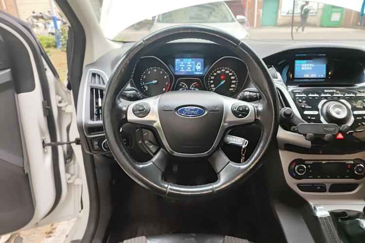 Used Ford Focus 2012 Hatchback 2.0L Manual Luxury Sport Model
