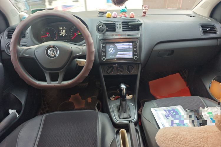 Used Volkswagen Polo 2016 1.4L Automatic Trendy Model Center Console