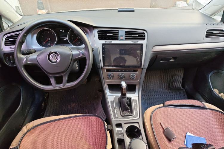 Used Volkswagen Golf 2016 1.6L Automatic Fashion Model