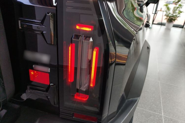 Used JETOUR Traveler 2023 2.0T All-Wheel-Drive CrossPRO Right Rear Taillight