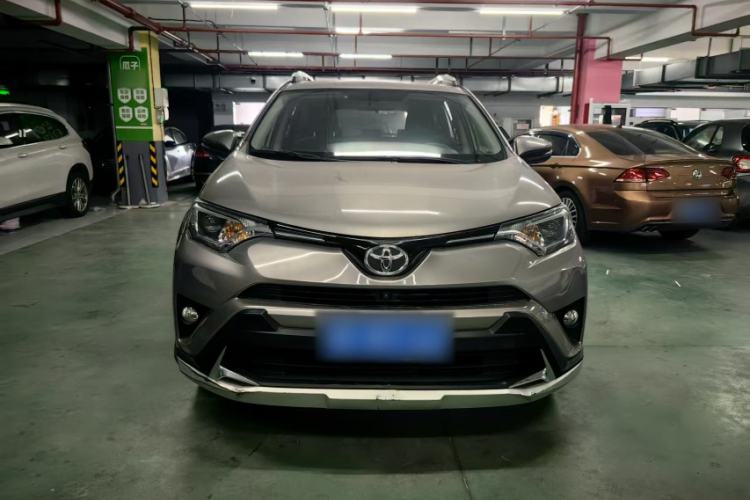 Used Toyota RAV4 2016 2.0L CVT Two-Wheel Drive Fashion Edition China V Standard