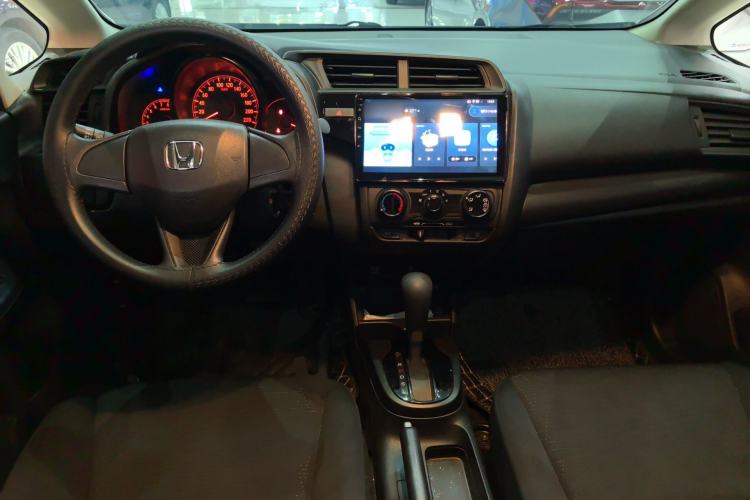 Used Honda Fit 2018 1.5L CVT Comfort Sunroof Version Center Console