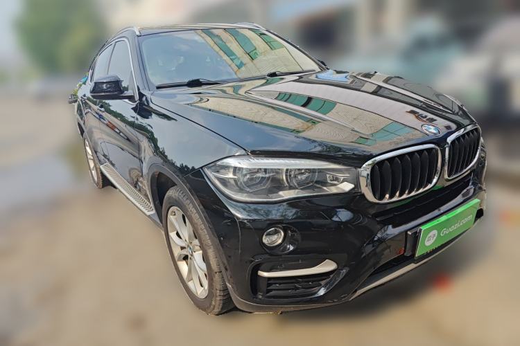 Used BMW X6 2015 xDrive35i Leading Model Front Right 45 Deg
