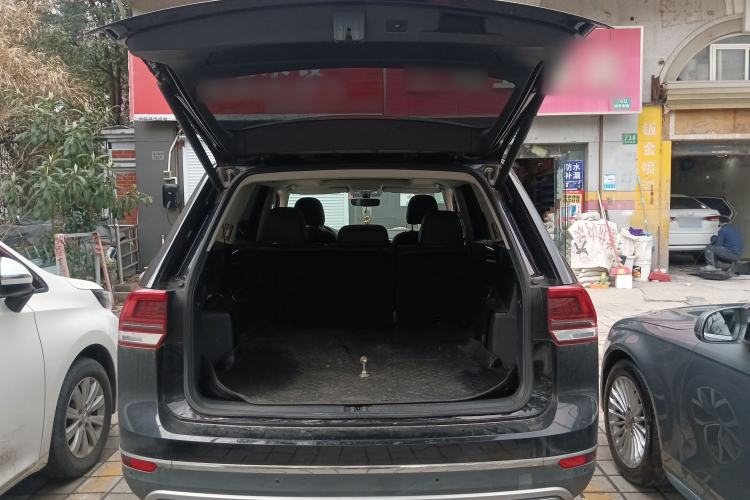 Used Volkswagen Teramont 2020 Revised Version 380TSI Four-Wheel Drive Luxury Edition Trunk