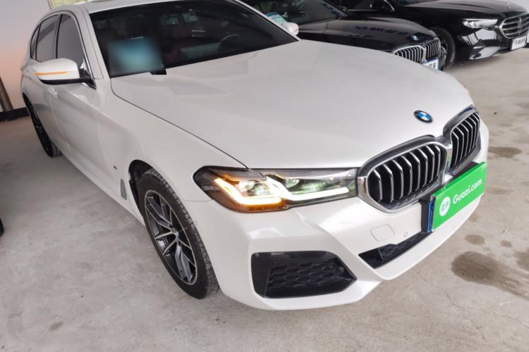 Used BMW 5 Series 2022 Second Facelift 525Li M Sport Package Front Right 45 Deg