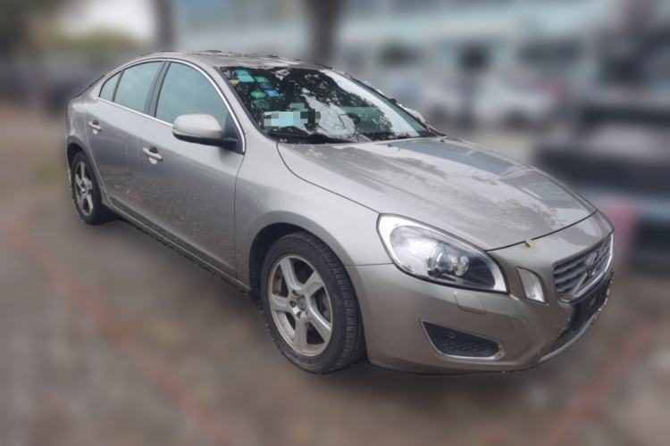 Used Volvo S60 2013 T5 Comfort Edition Front Right 45 Deg