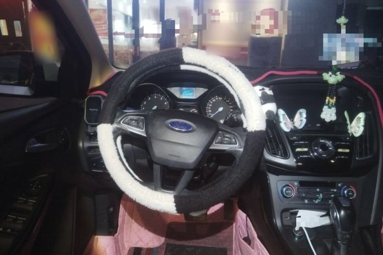 Used Ford Focus 2017 Hatchback 1.6L Automatic Fashion Edition Smart Drive Version
