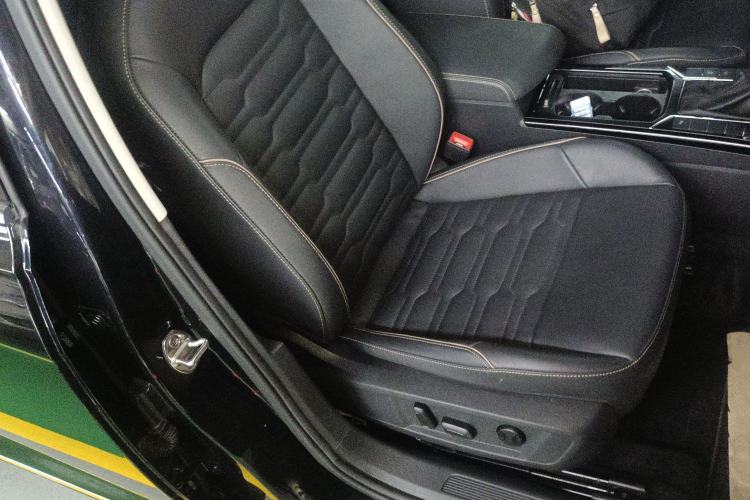 Used Volkswagen Passat 2019 330TSI Elite Edition China VI Right Front Seat