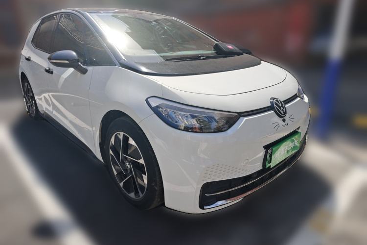 Used Volkswagen ID.3 2024 Pure & Smart Edition Front Right 45 Deg