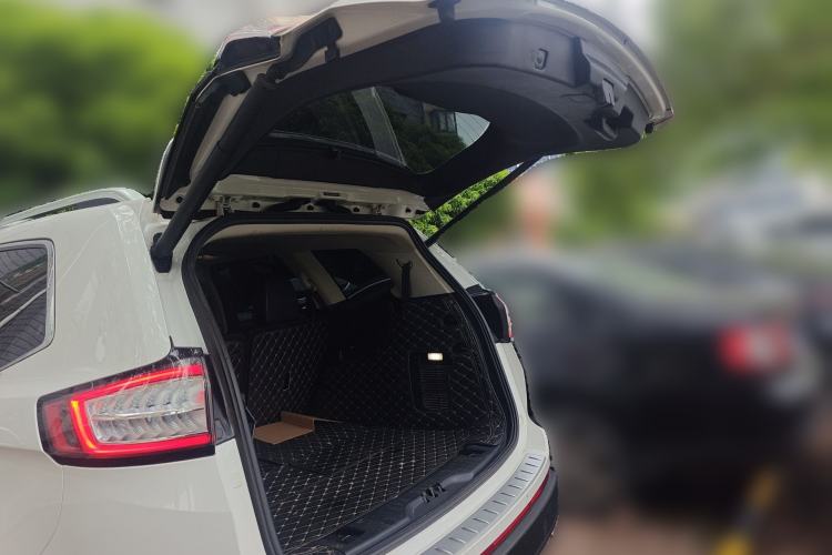 Used Ford Edge 2018 EcoBoost 245 Two-Wheel-Drive Titanium 7-Seater China V Standard Trunk