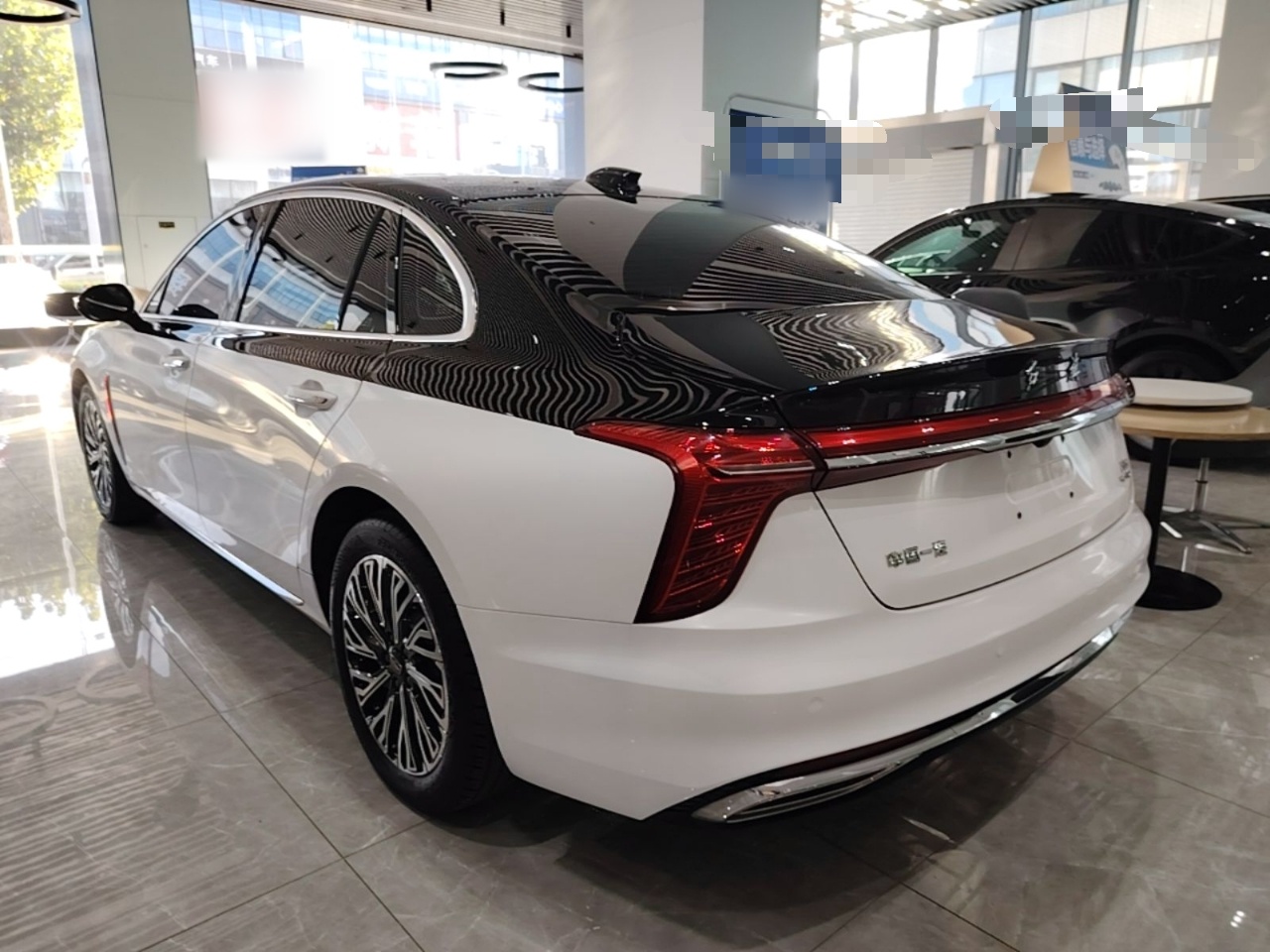 Hongqi H5 2025 2.0T Automatic Flag Edition – 500 000 Units Commemorative Version — снимка 4