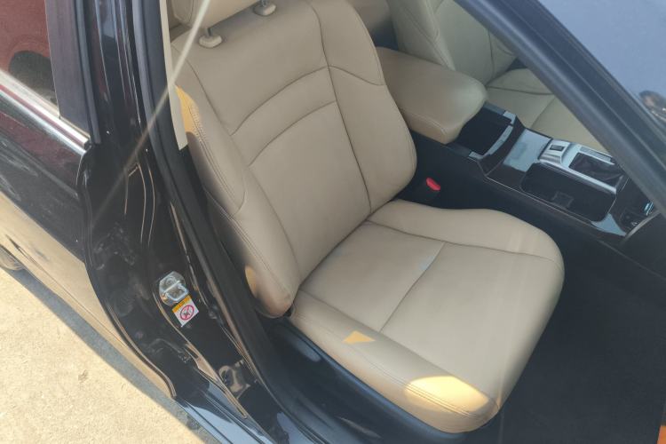 Used Toyota Reiz 2013 2.5S Elite Edition Right Front Seat