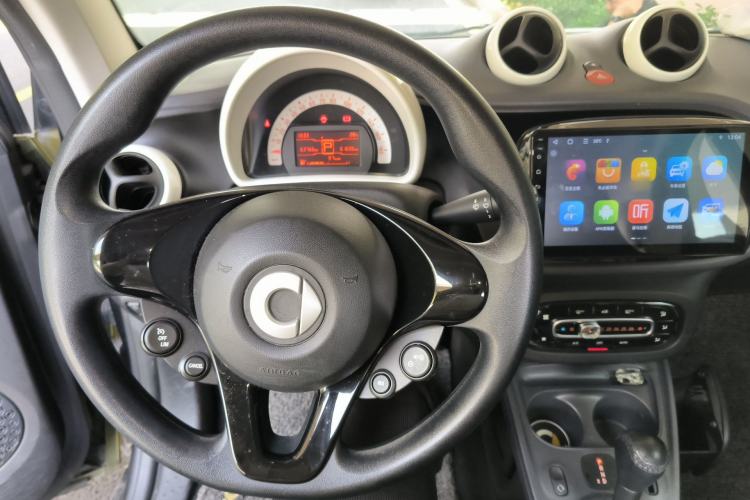 Used smart fortwo 2018 1.0L 52kW Hardtop Dynamic Version China V
