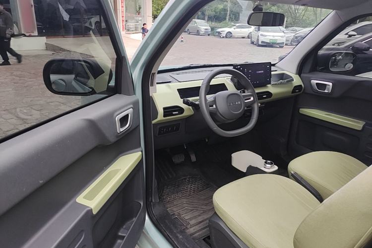 Used Geely Galaxy Panda 2024 Panda Mini 200km Endurance Bear Driver Seat