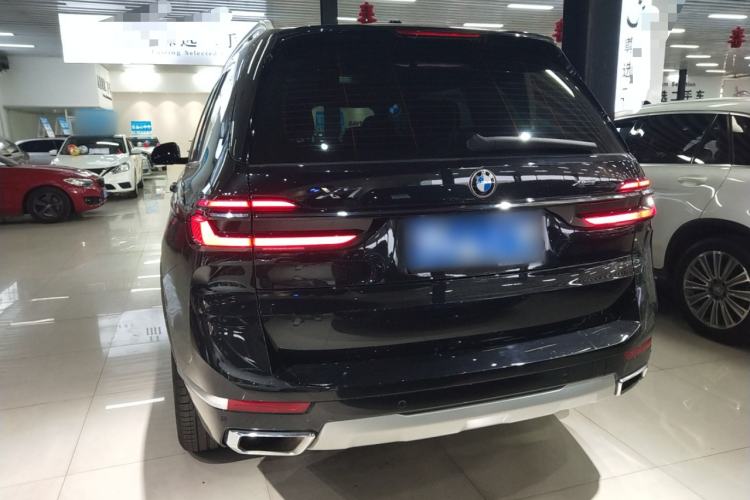 Used BMW X7 2024 xDrive40i Luxury Package – Leading Model
