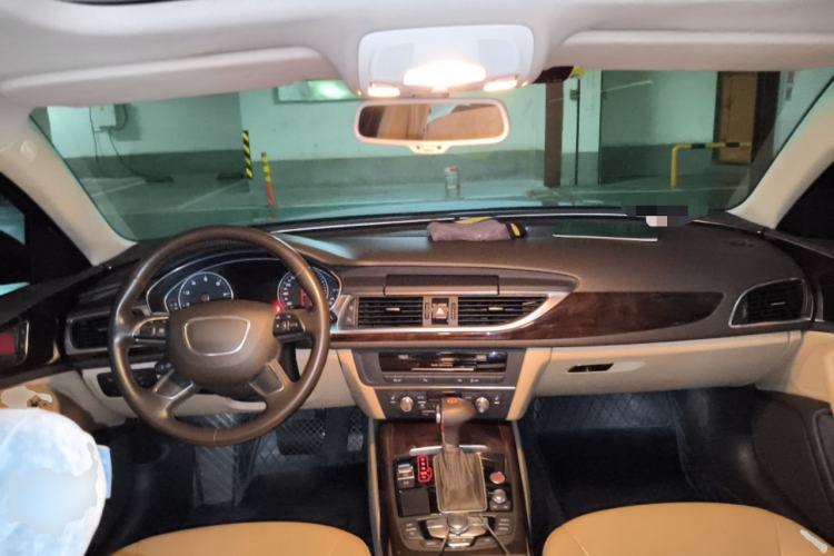 Used Audi A6L 2012 30 FSI Comfort Model Center Console