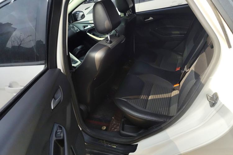 Used Ford Focus 2015 Hatchback 1.6L Automatic Fashion Edition