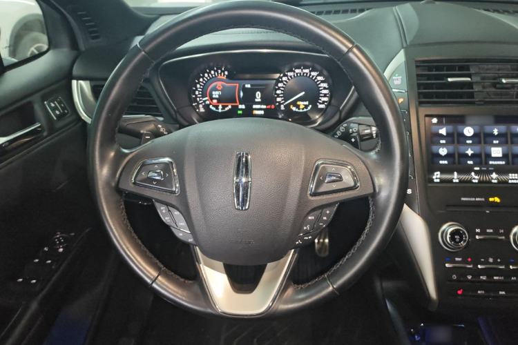 Used Lincoln MKC 2017 2.0T Two-Wheel Drive Deluxe Edition
