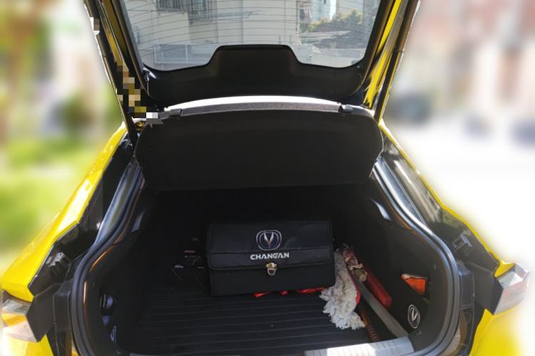 Used CHANGAN UNI-V 2023 1.5T Sport Edition Trunk