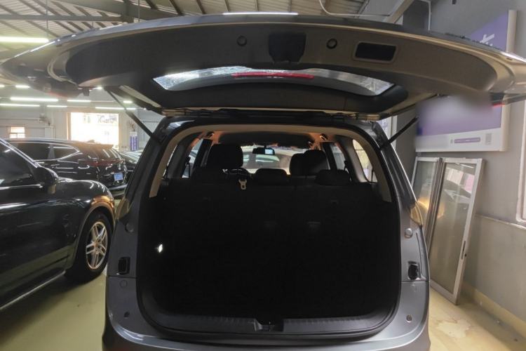 Used Baojun 730 2019 1.5L Manual Fashion Model 7-seater China VI