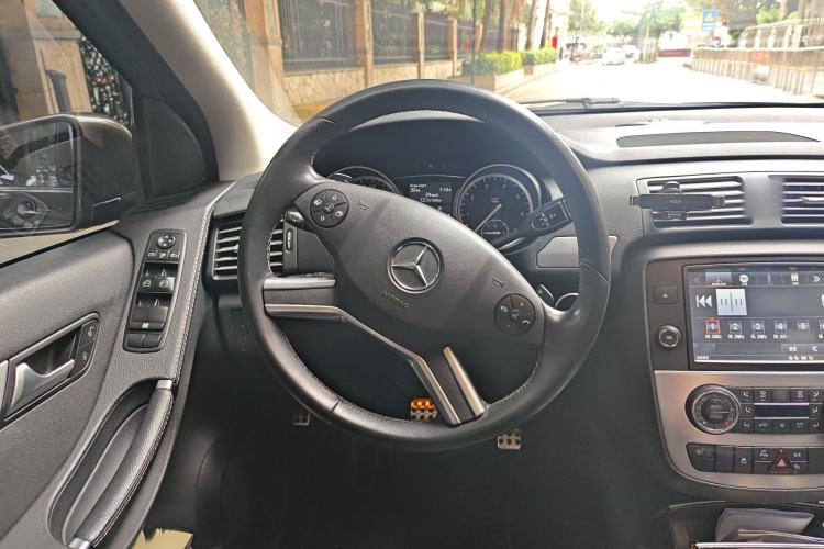 Used Mercedes-Benz R-Class 2014 R 320 4MATIC Business Model Steering Wheel