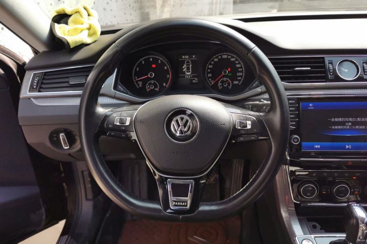 Used Volkswagen Passat 2017 280TSI DSG Luxury Edition
