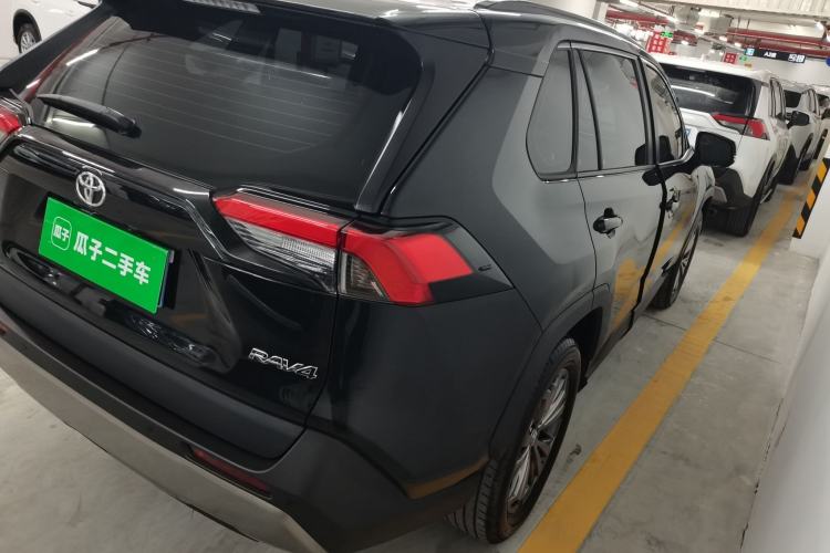 Used Toyota RAV4 2023 2.0L CVT Two-Wheel Drive Fashion Plus Edition
