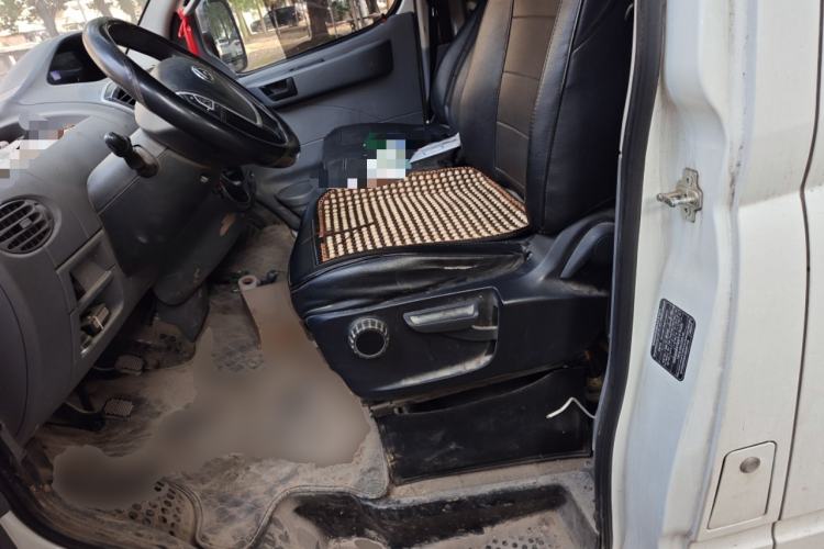 Used SAIC MAXUS Xintu V80 2023 2.0T Manual Classic Aoyuntong Short Wheelbase Ultra-Low Roof 5/6-Seater